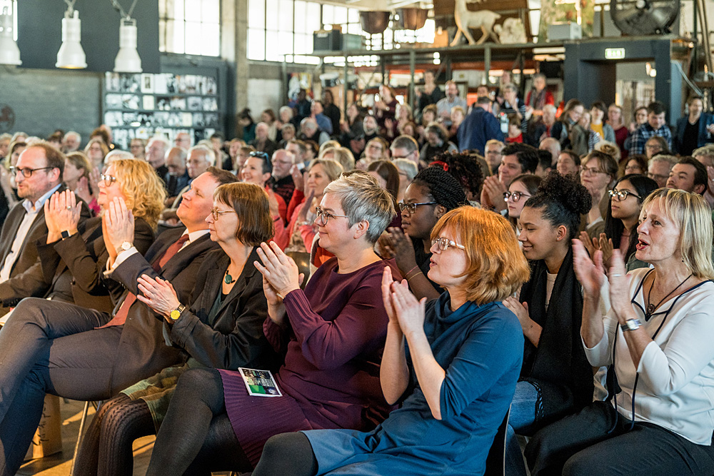 Applaus in der vollbesetzten Halle 424, Foto: Miguel Ferraz