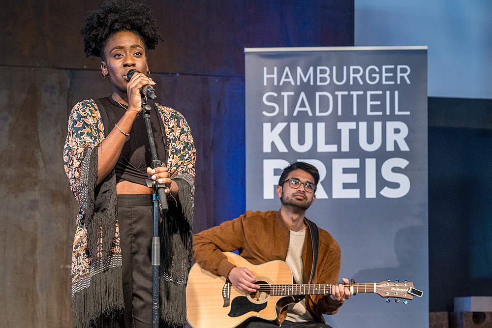 Duo von LUKULULE auf der Bühne, Foto: Miguel Ferraz