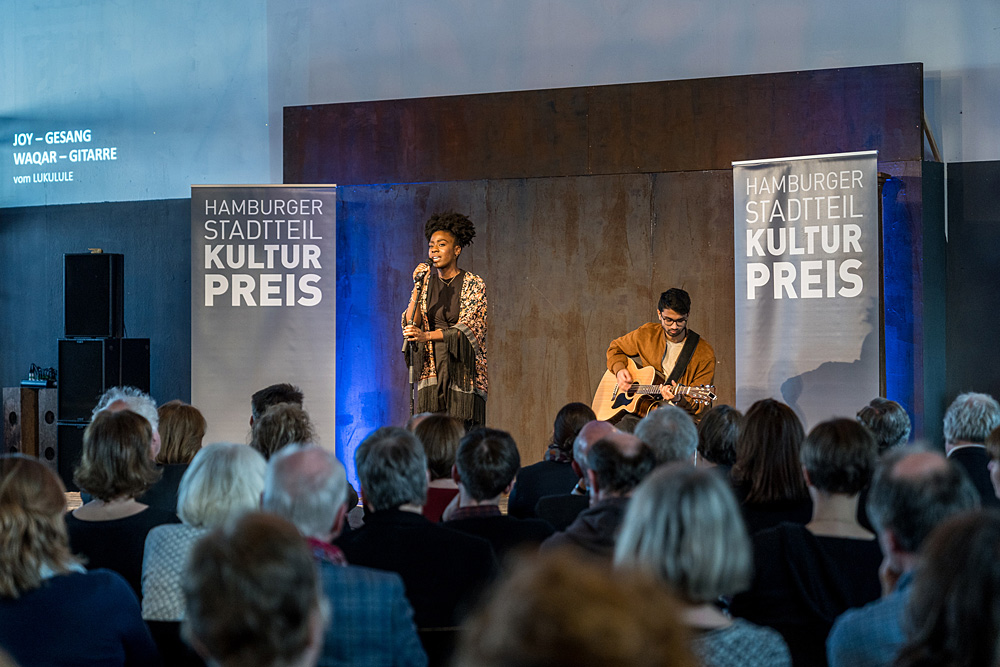 Duo von LUKULULE auf der Bühne, Foto: Miguel Ferraz