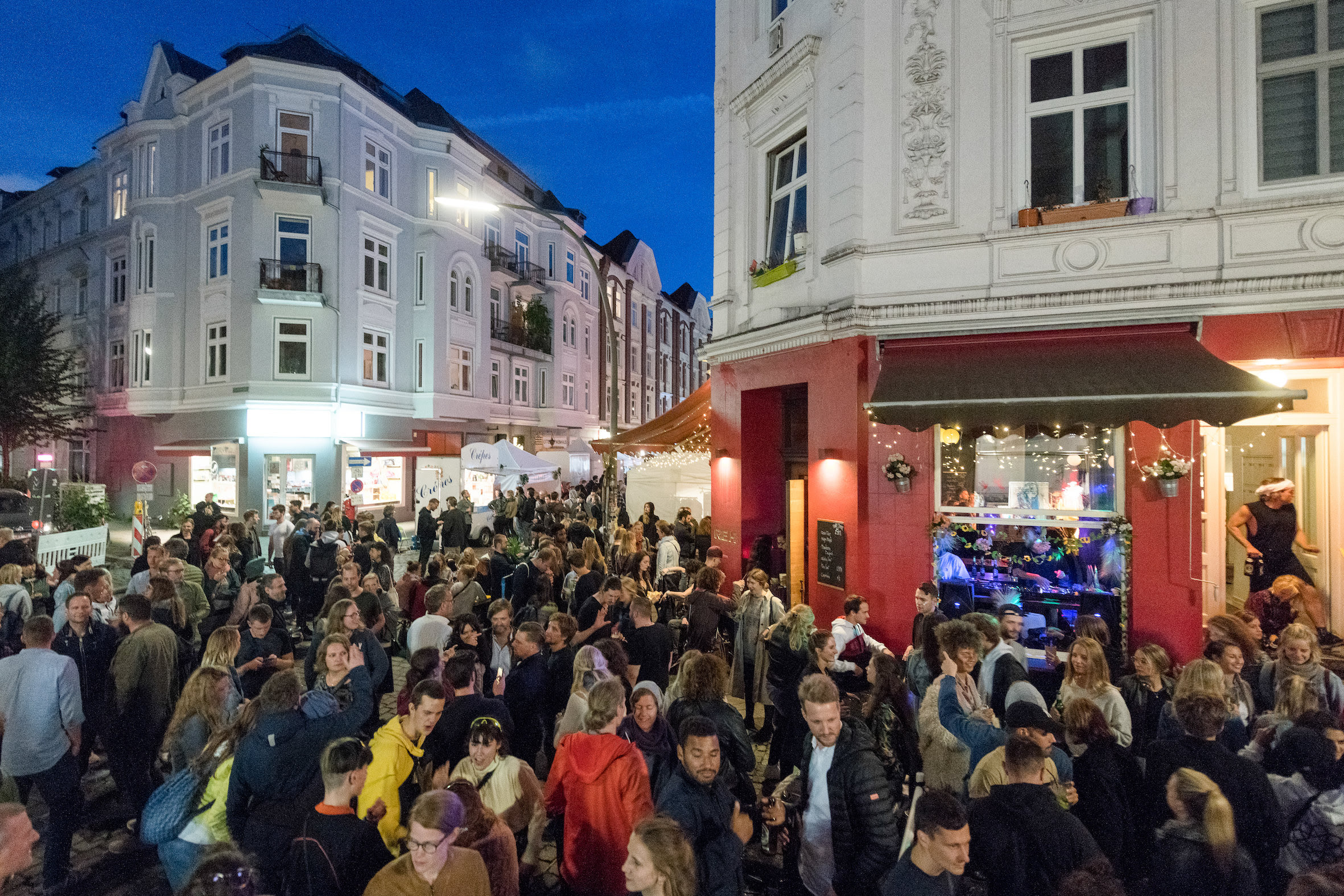 Gute Stimmung, volle Straßen, tolles Programm auf allen Bühnen der altonale21.