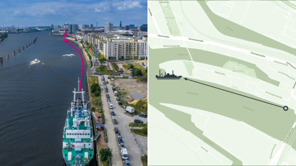 zweigeteiltes Bild: Links eine Aufnahme der MS Stubnitz am Liegeplatz in der Hafencity mit einem eingezeichneten Pfeil zum neuen Liegeplatz weiter oben. Rechts eine Landkarte, auf der das Schiff stilisiert ebenfalls mit Pfeil zum neuen Liegeplatz markiert ist